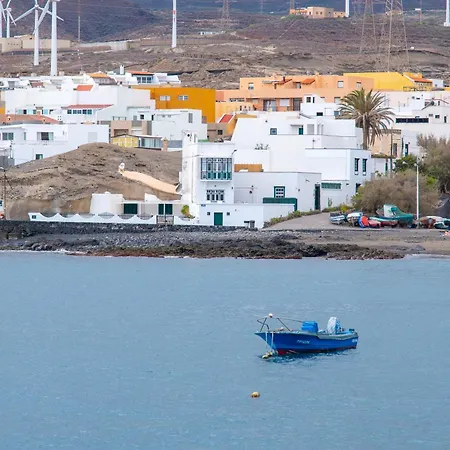Traditional Canary House Next To The Poris de Abona