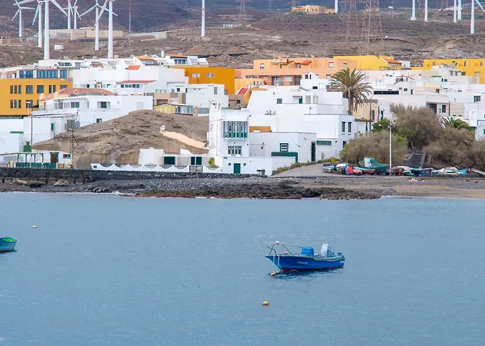 Traditional Canary House Next To The Poris de Abona